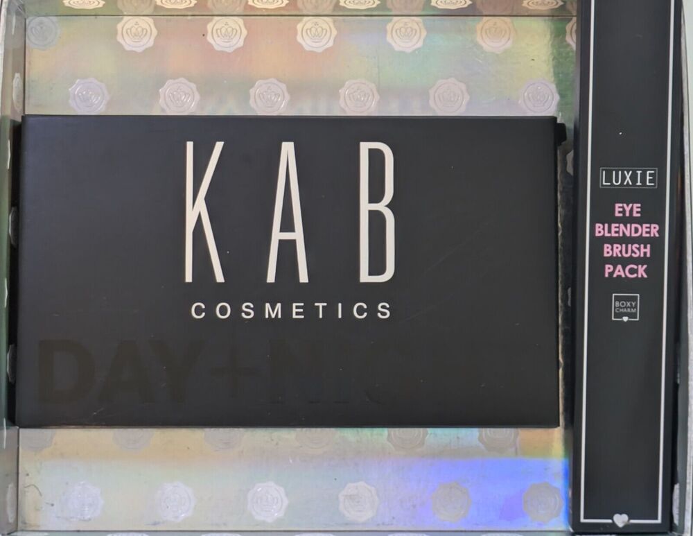 Bundle of 1 Kab Cosmetics Eyeshadow Palettes 1 Luxie Eye Blender Brush Trio Pack